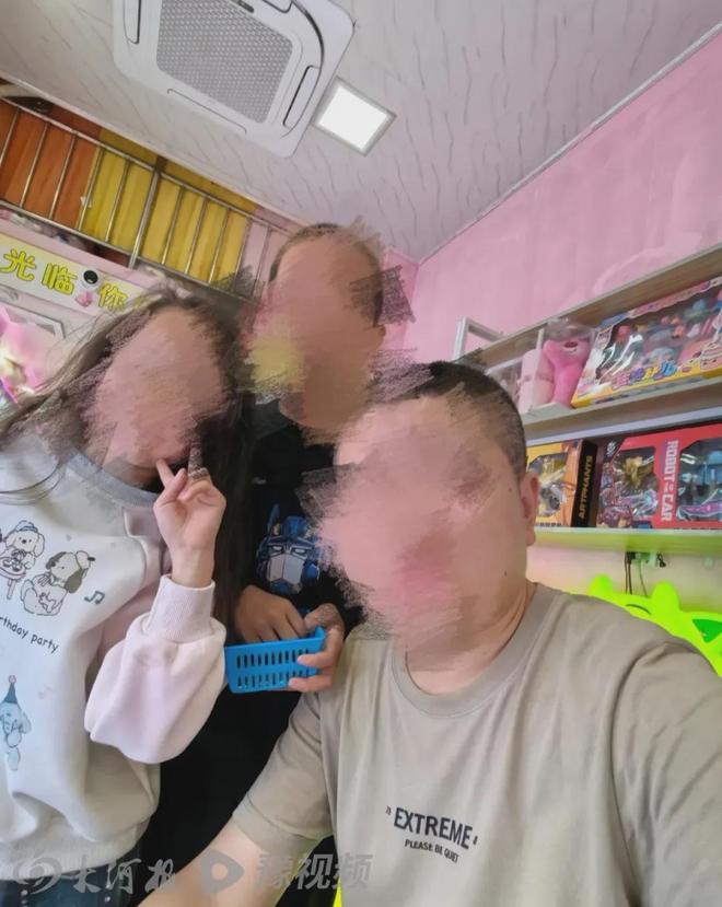 九游体育-疑妻子出轨贵州男子灌儿女农药致死家属：孩子曾有反抗痕迹枕头被撕烂